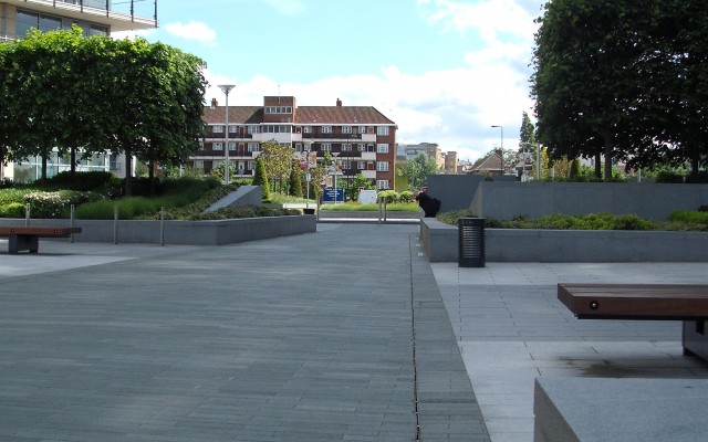 Battersea Reach, Symmetrical Slot Drainage System
